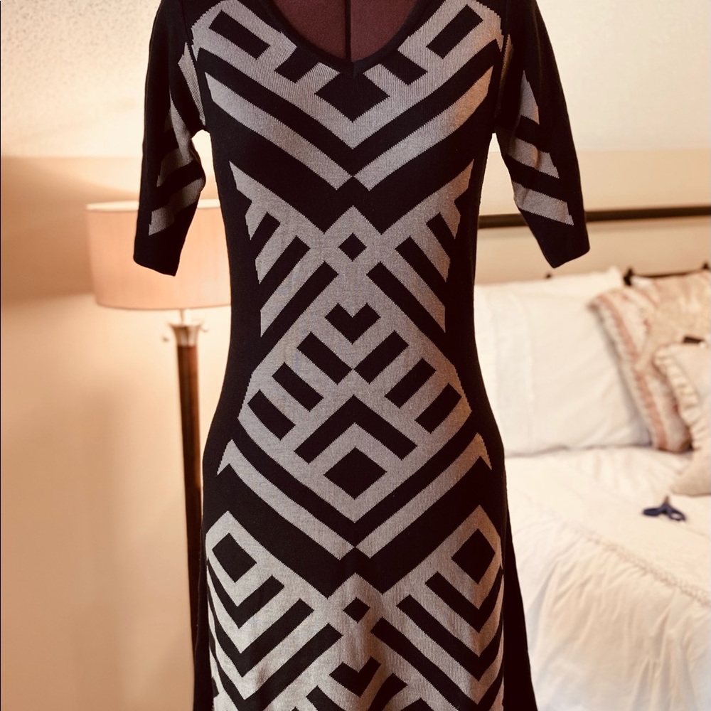 GABBY SKYE sweater dress. Size S. Worn twice, no snags/pulls. Like new $25.00
